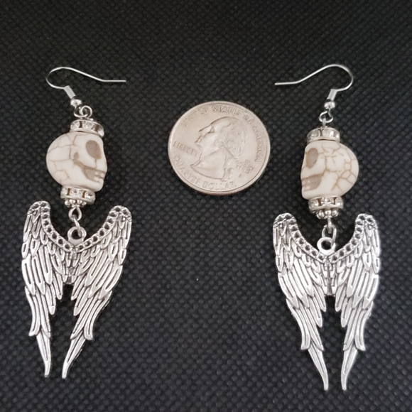π NWOT Skull Angel wings earrings 1 pair - Picture 3 of 5